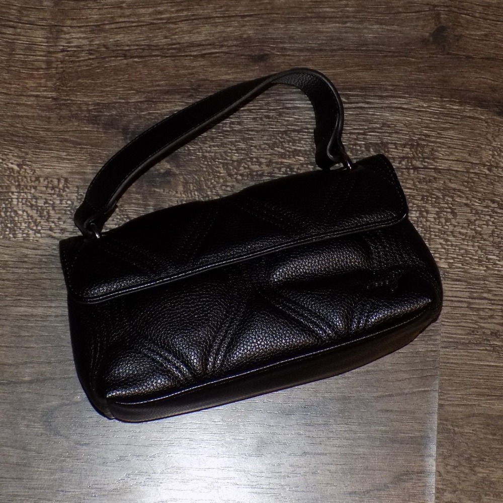 Lug Cadence Shoulder Bag Womens Small Black Excellent Quilted Vegan Leather‎